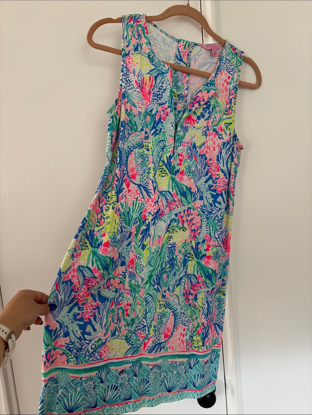 Lilly Pulitzer Sleeveless Tropical Mermaid Shift Dress in Bright Multi